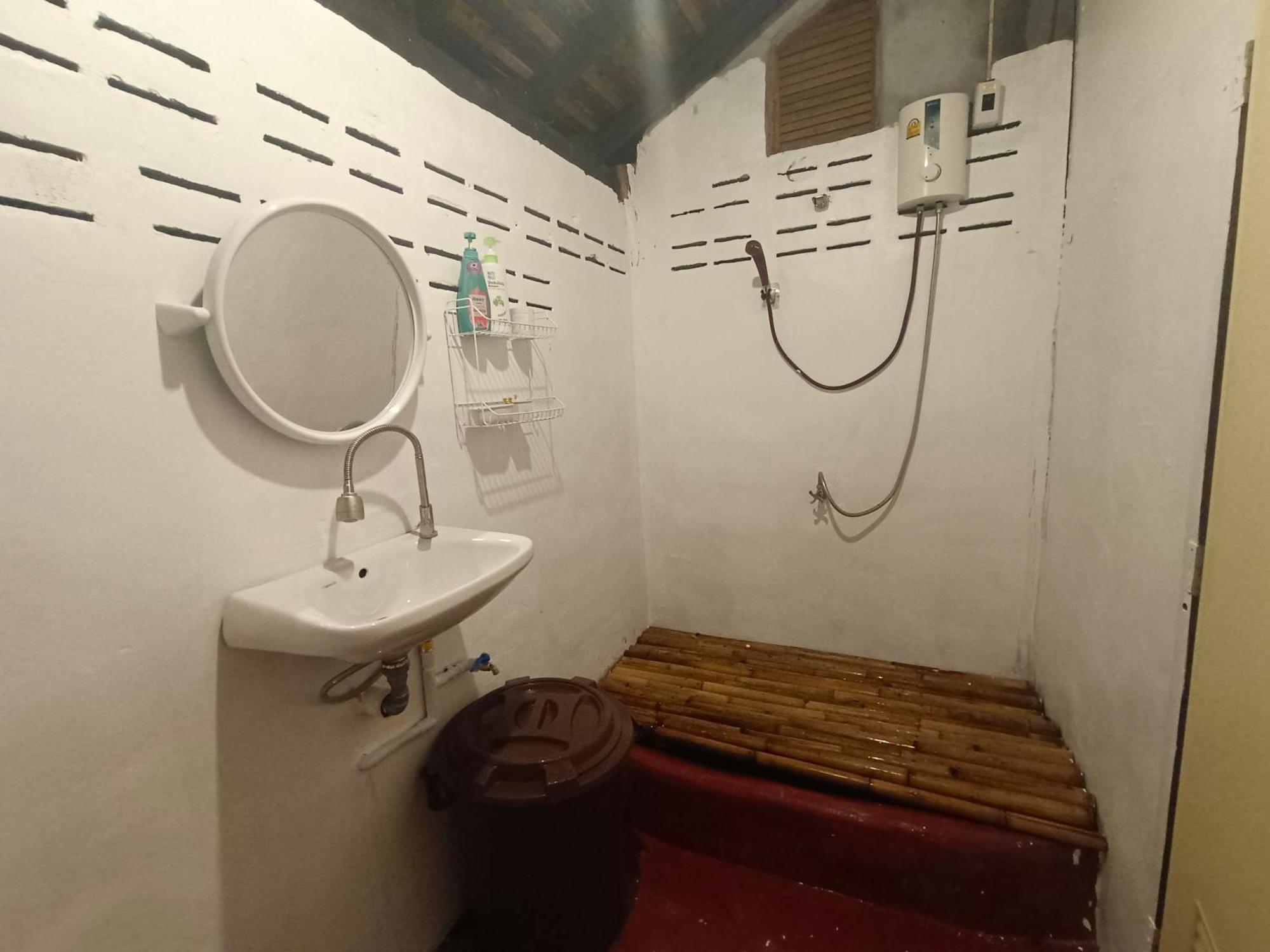 Tiki Bar-Kantiang Guesthouse Ko Lanta Esterno foto